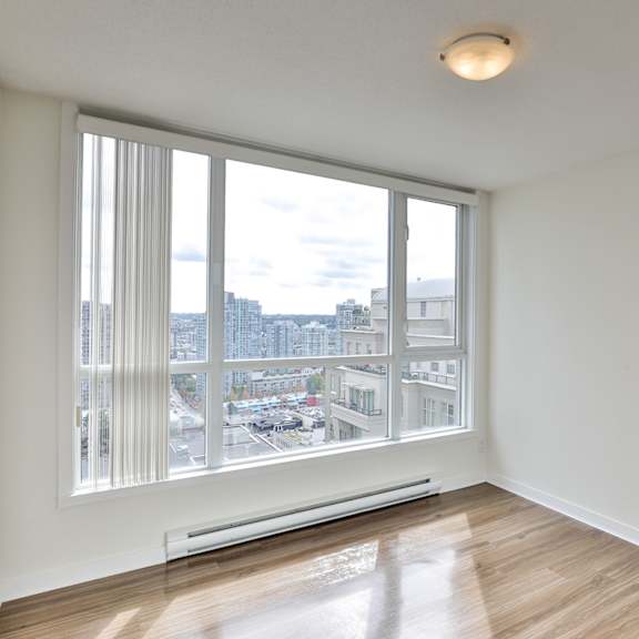 Property Details for Metropolitan Towers from QuadReal